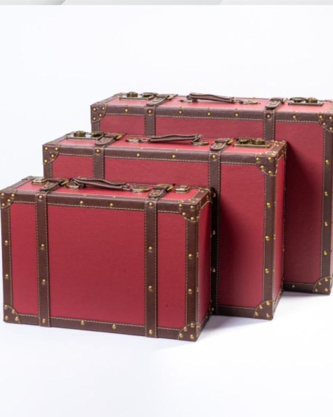 Set 3 Valize Decorative Vintage Roșii cu Detalii Retro – Eleganță Clasică pentru Casa Ta - imagine 7