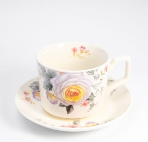 Pastel & Delicatețe: Set Floral de 6 Cești pentru Răsfățuri Elegante