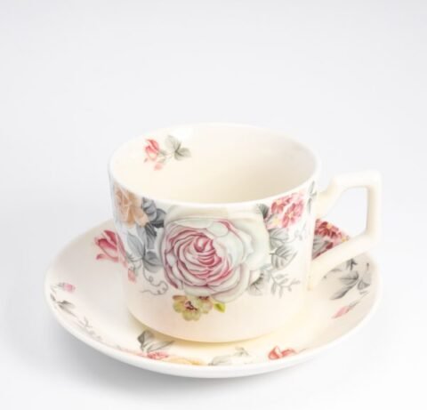 Rafinament Floral: Set de 6 Cești cu Trandafiri Pastel pentru Eleganță Zilnică