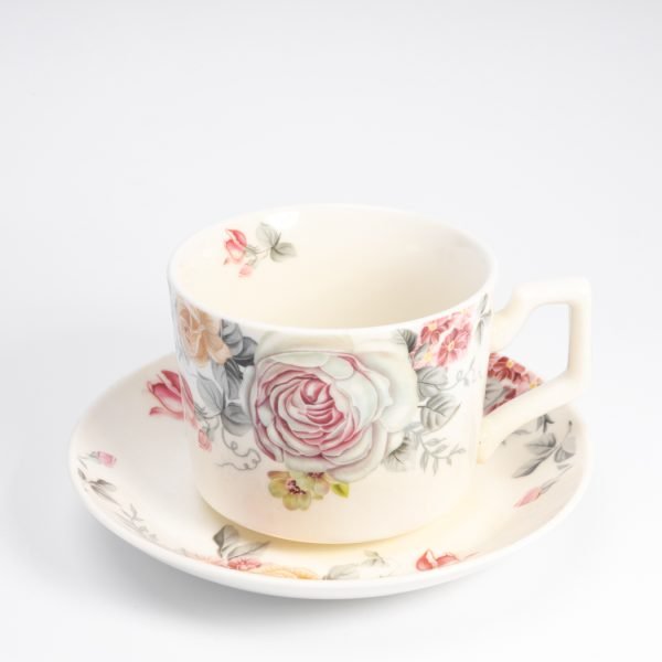 Rafinament Floral: Set de 6 Cești cu Trandafiri Pastel pentru Eleganță Zilnică